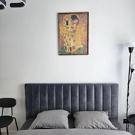 Apartment Sunny Near The River